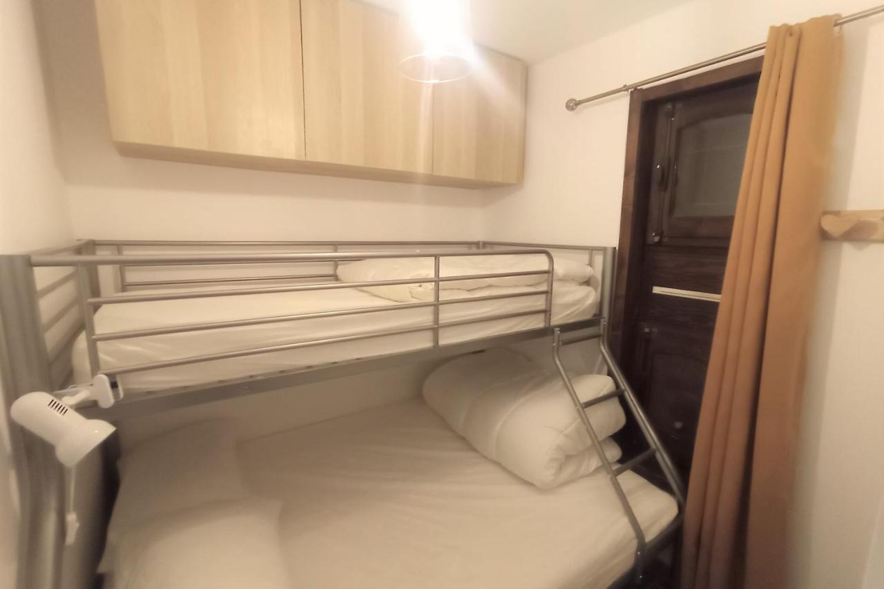 Bright 30 M With Balcony Center Villa 蒙乃第耶-勒潘 外观 照片